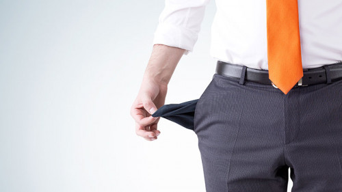 Mann-Hose-leere-Taschen-103864967-FO-denisismagilov