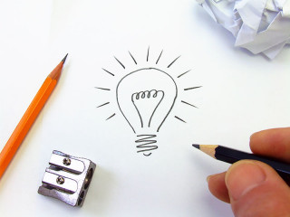 Hand-zeichnet-Gluehbirne-9218261-FO-Martin-Green