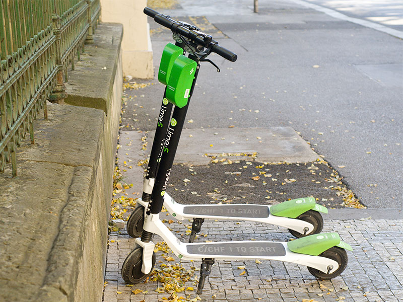 Die Bayerische launcht E-Scooter-Versicherung