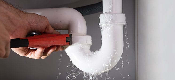 Gebäude Leerstand Muss Kontrolliert Werden Experten Report - Public Bathroom Sink Water Pipe Leakage Solution
