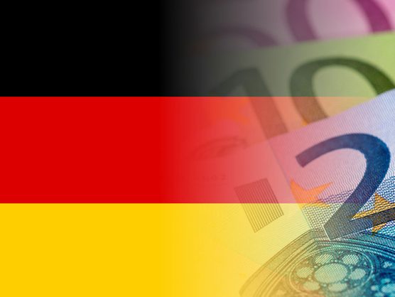 Deutsche Flagge geht in Euro-Banknoten über