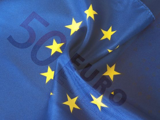 Europa-Flagge auf Geldscheinen