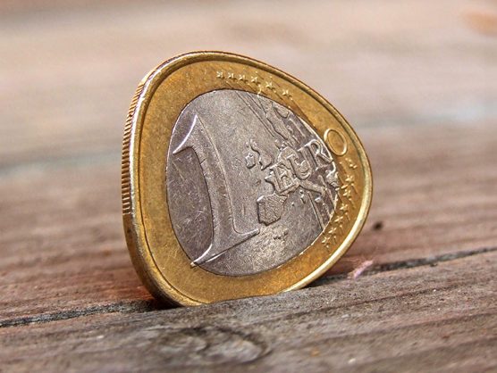 Verbogene 1-Euro-Münze