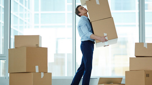 Anzugtraeger-Umzugskartons-199699038-FO-pressmaster