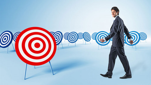 Zielscheiben-Anzugtraeger-29068479-FO-Tommi