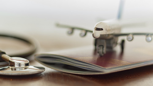 Stethoskop-Flugzeug-Pass-250931507-AS-raquel