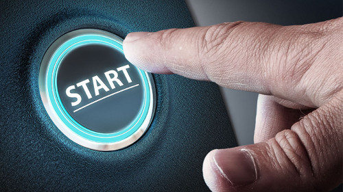 Hand-drueckt-Start-127552592-FO-Sergey-Nivens