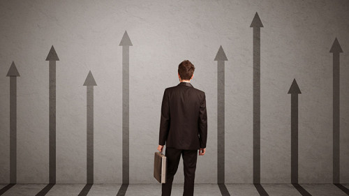 Anzugtraeger-Pfeile-136556132-FO-ra2-studio