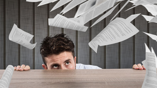 Anzugtraeger-Papier-160598656-FO-alphaspirit