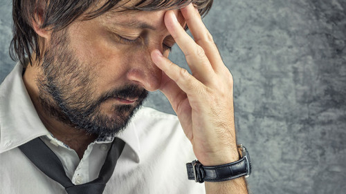 Anzugtraeger-erschoepft-93317965-FO-Bits-and-Splits