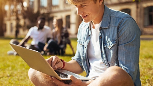 Student-Laptop-165398252-FO-Viacheslav-Iakobchuk