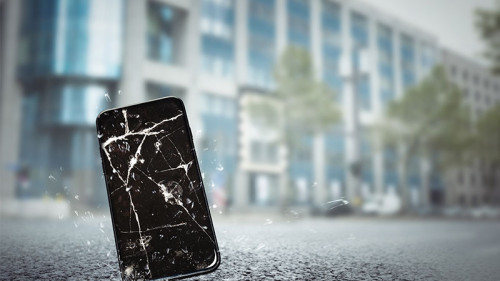 Smartphone-Sprung-196837883-FO-m-mphoto