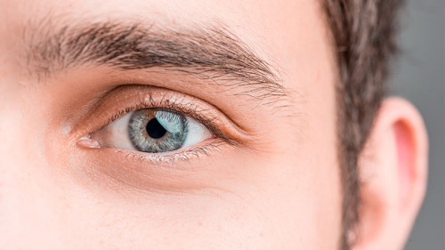 Mann-Auge-177508722-FO-master1305