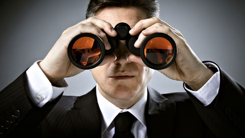 Anzugtraeger-Fernglas-50770216-FO-Kurhan