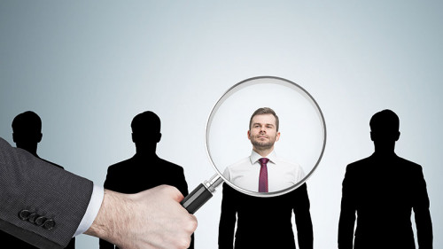 Anzugtraeger-Umrisse-Lupe-122507631-FO-denisismagilov