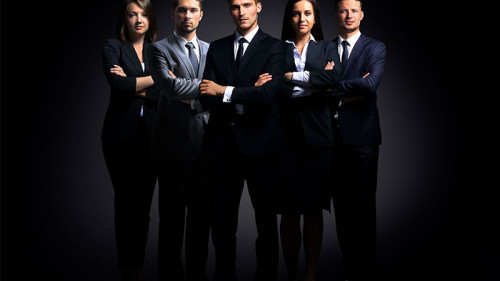 Anzugtraeger-117232523-FO-FotolEdhar