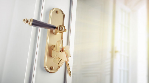 Wohnungstuer-199454880-FO-peterschreiber-media