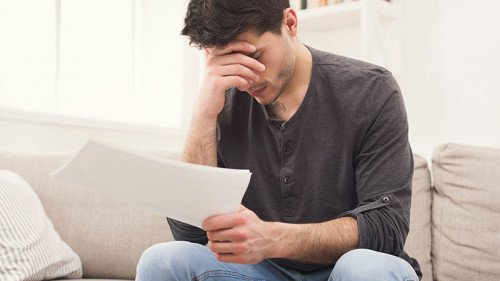 Mann-Brief-205917111-FO-Prostock-studio