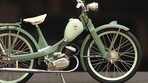 Moped-1175843-PB-bella67