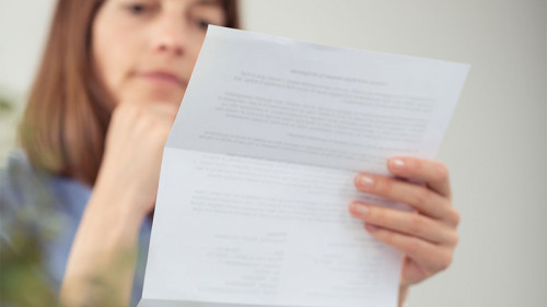 Frau-Brief-87520523-FO-contrastwerkstatt