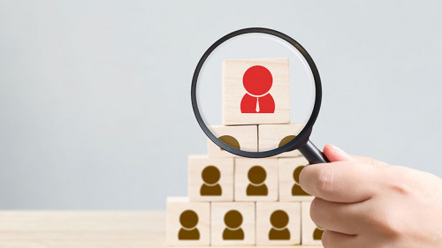 Hand-Lupe-Baukloetze-Koepfe-187165080-FO-Monster-Ztudio