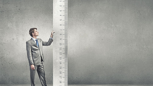 Anzugtraeger-Lineal-81714237-FO-Sergey-Nivens