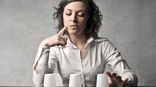 Frau-Huetchenspiel-40363638-FO-olly