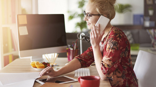 Frau-Homeoffice-110734274-FO-gpointstudio