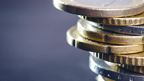 Muenzstapel-126986852-FO-tibor13