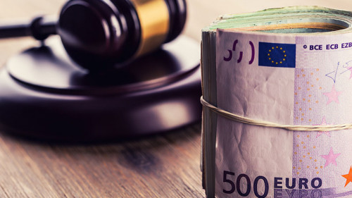 Richterhammer-Geldscheine-94624633-FO-weyo