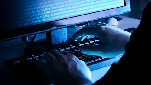 Computer-Binaercode-175363958-FO-M-a-u