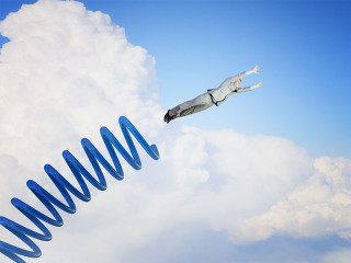 Anzugtraeger-Sprungfeder-111169526-FO-Sergey-Nivens