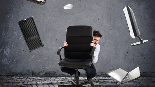 Anzugtraeger-Angst-Computer-202587173-FO-alphaspirit