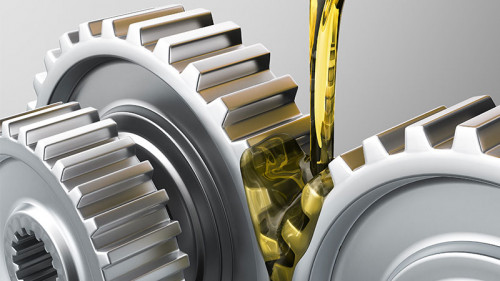 Oel-auf-Zahnraeder-73468438-FO-sveta