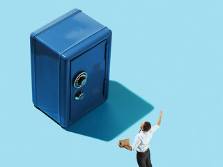 Tresor-Anzugtraeger-208755605-FO-master1305