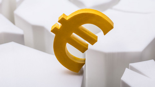 Euro-an-Abgrund-209443743-FO-Andrey-Popov