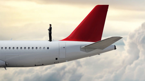 Anzugtraeger-auf-Flugzeug-28454514-FO-olly