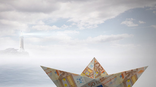 Boot-aus-Geldscheinen-176162577-FO-vectorfusionart