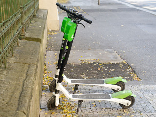 E-Scooter-3741063-PB-vjkombajn