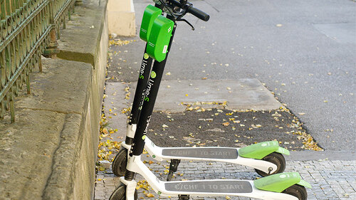 E-Scooter-3741063-PB-vjkombajn