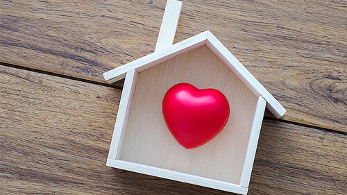 Herz-in-Haus-195304791-FO-adiruch-na-chiangmai