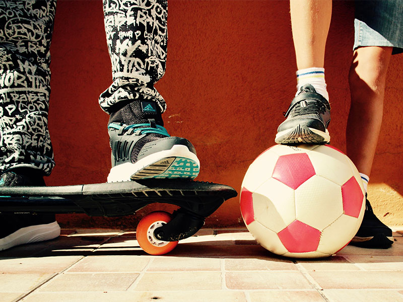Kinder-Skateboard-Fußball-2769553-PB-sweetlouise