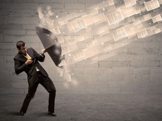 Anzugtraeger-Schirm-Papier-97925425-FO-ra2-studio