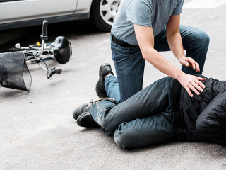 Autofahrer-Radfahrer-Unfall-195346836-FO-Photographee-eu