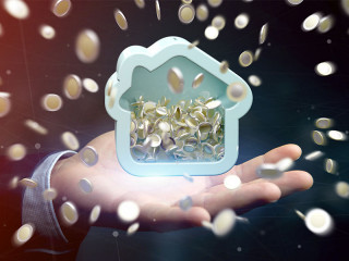 Hand-Muenzen-Haus-211225174-FO-Production-Perig