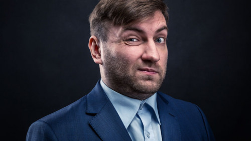 Anzugtraeger-zweifelnd-137263275-FO-Nomad-Soul