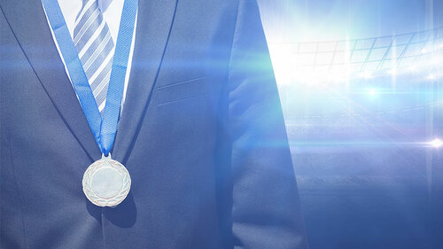 Anzugtraeger-Medaille-114257784-FO-vectorfusionart