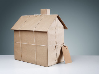 Haus-verpackt-73362209-FO-Brian-Jackson