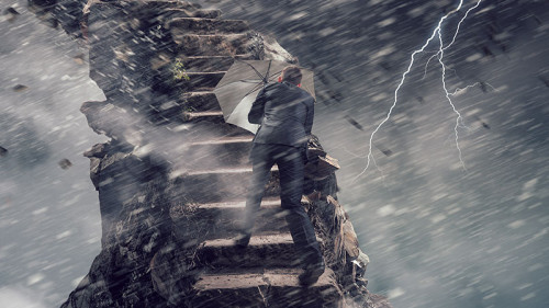 Anzugtraeger-Treppe-Sturm-Blitz-149939773-FO-Sergey-Nivens