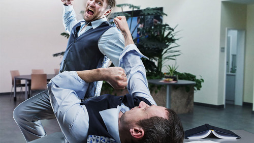 Anzugtraeger-kaempfen-82168401-FO-Nomad-Soul